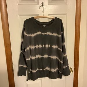 NWOT Torrid size 2 GREY & WHITE TIE-DYE ACTIVE SWEATSHIRT